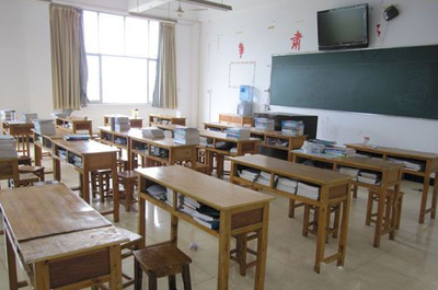 重慶魚洞衛(wèi)校2022年學(xué)費標(biāo)準(zhǔn)與多媒體教學(xué)設(shè)備配備情況簡介